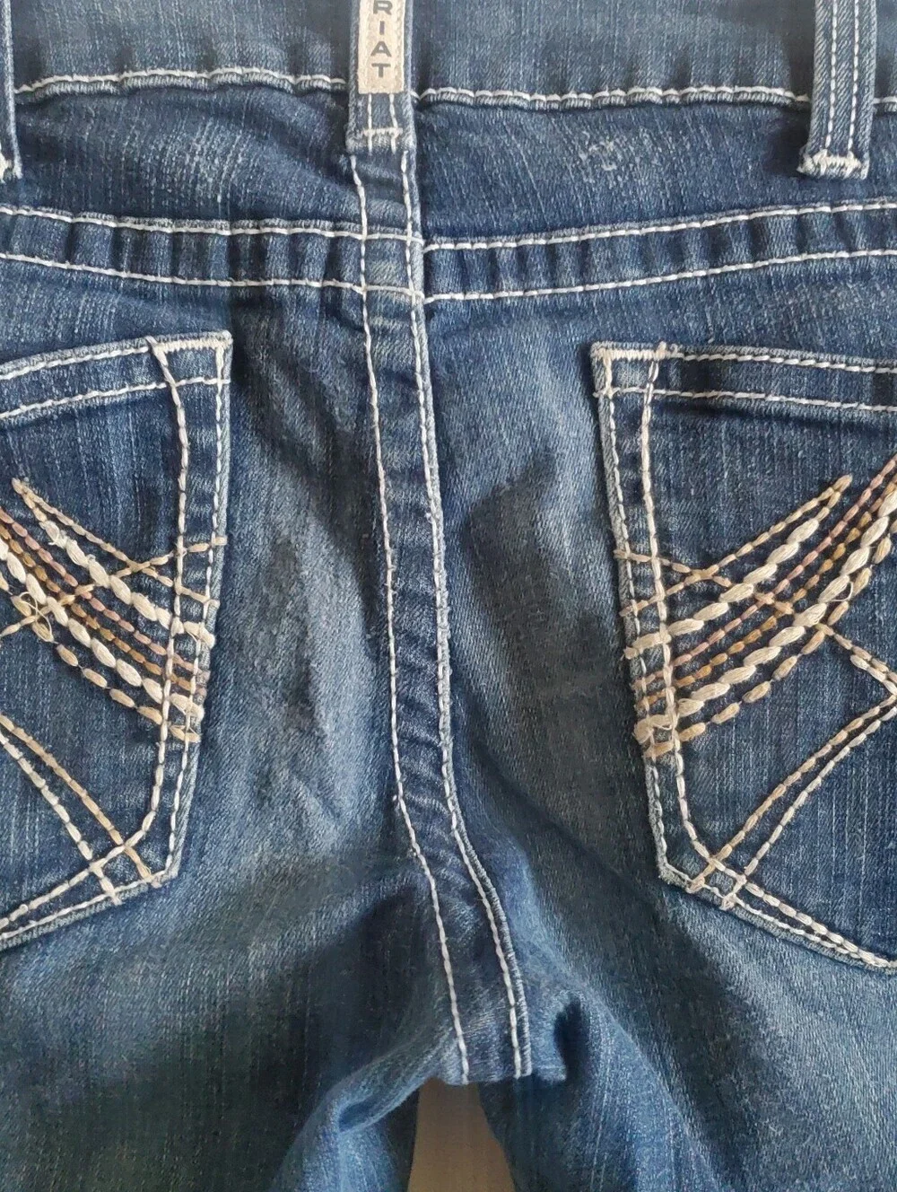 ARIAT LOW RISE BOOTCUT. 32 R. DENIM JEANS. WESTERN